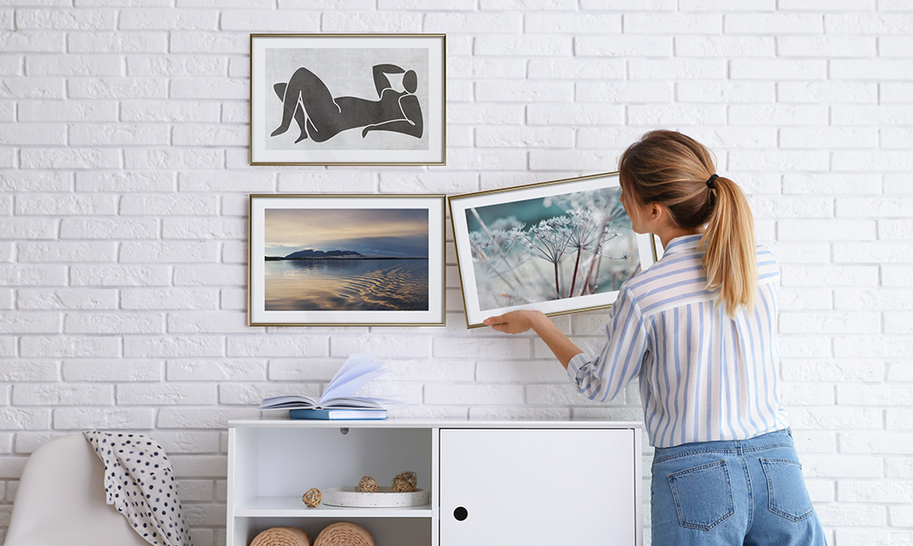 Hanging pictures shop without drilling